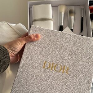 Dior Luxurious White Brush Set
